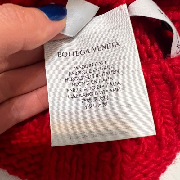 BOTTEGA VENETA RED WOOL BEANIE - Picture 10 of 13